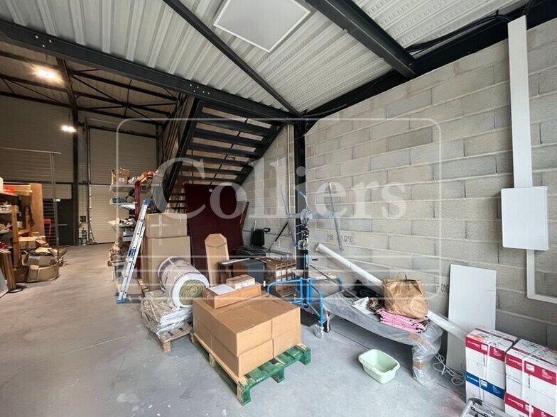 Flex in La Ciotat for lease - Interior Photo - Image 3 of 6