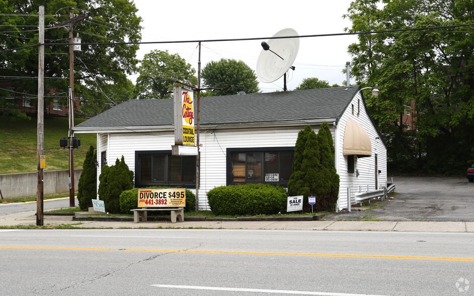 2401 Alexandria Pike, Newport, KY for lease - Primary Photo - Image 1 of 9
