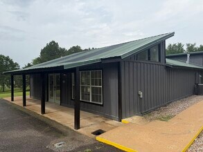 202 River Oaks Dr, Hot Springs National Park, AR for lease Building Photo- Image 2 of 10