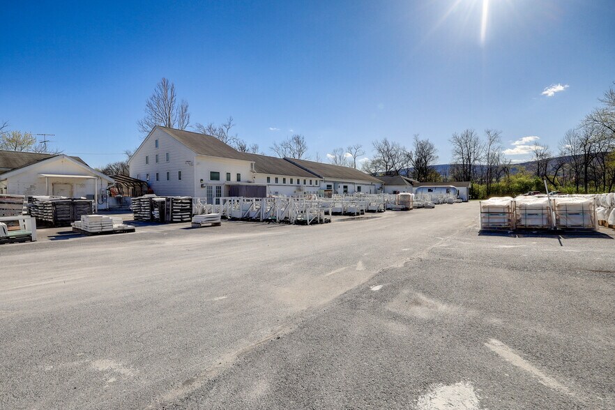 142 Water St, Thurmont, MD à vendre - Photo du bâtiment - Image 1 de 16
