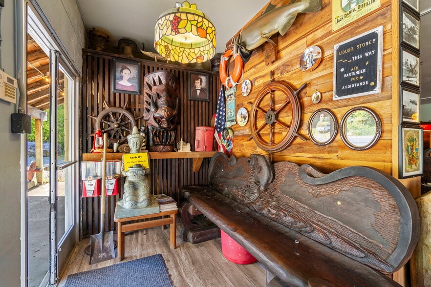 12946 Avenue of the Giants, Myers Flat, CA à vendre - Photo du bâtiment - Image 3 de 16
