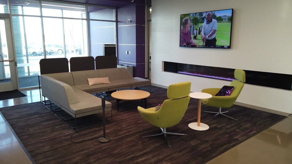 1880 Kimball Ave, Manhattan, KS à louer - Vidéo sur l’inscription commerciale - Image 2 de 18