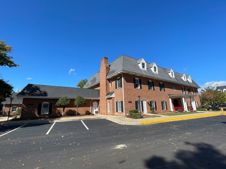 11355 Pembrooke Sq, Waldorf, MD for sale - Building Photo - Image 2 of 12