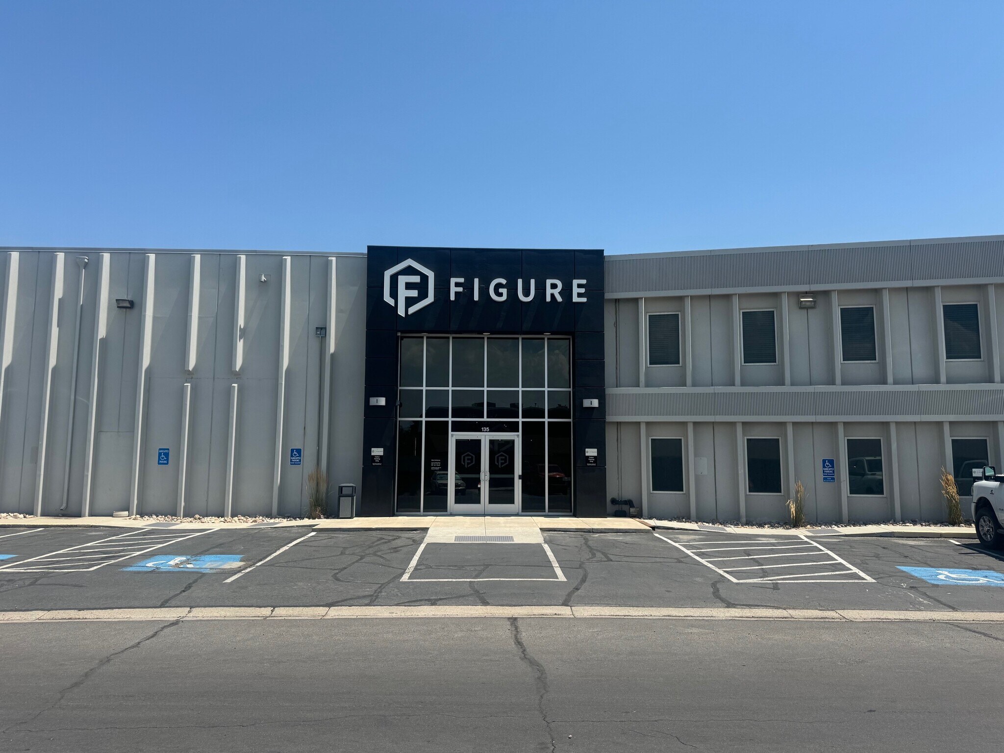 135 Mountain Way Dr, Orem, UT à louer Photo du bâtiment- Image 1 de 7