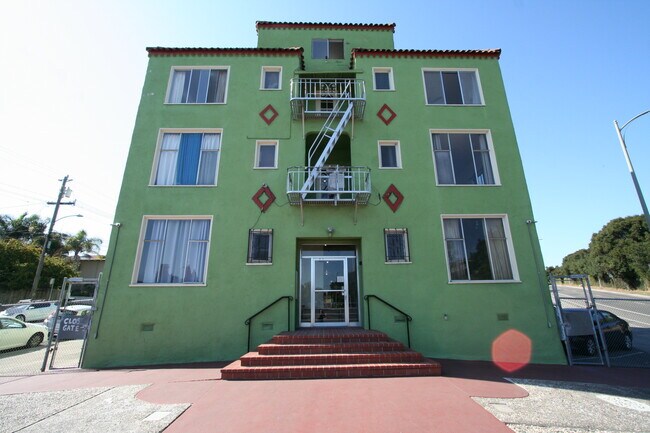 Plus de détails pour 1458 E 33rd St, Oakland, CA - Multi-résidentiel à vendre