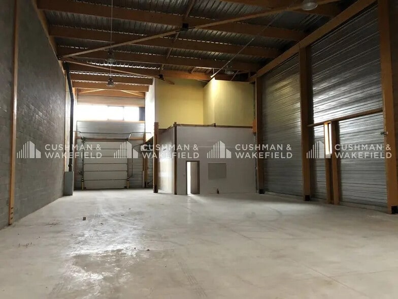 Flex in Strasbourg for lease - Interior Photo - Image 3 of 9