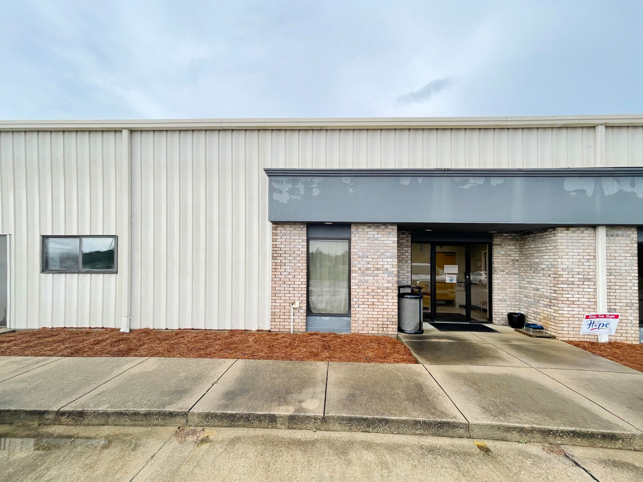 21294 Johnson Rd, Long Beach, MS for lease Primary Photo- Image 1 of 9