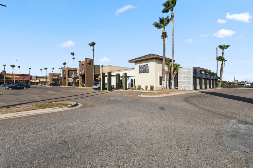 400 W Nolana Ave, McAllen, TX for lease - Building Photo - Image 3 of 8