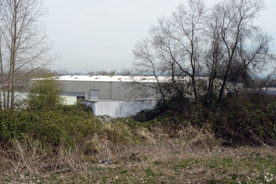 10425 N Bloss Ave, Portland, OR à louer - Photo du bâtiment - Image 2 de 2