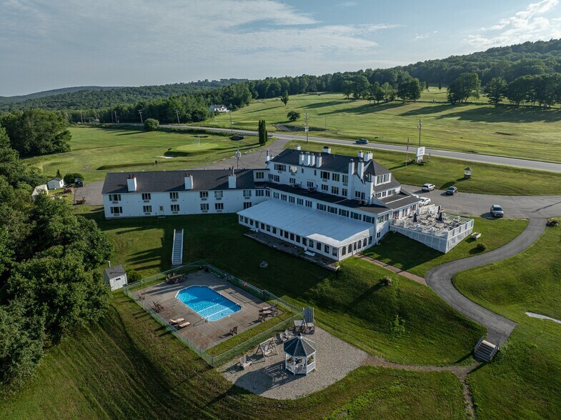 2517 Main Rd, Dedham, ME à vendre - Photo du bâtiment - Image 2 de 18