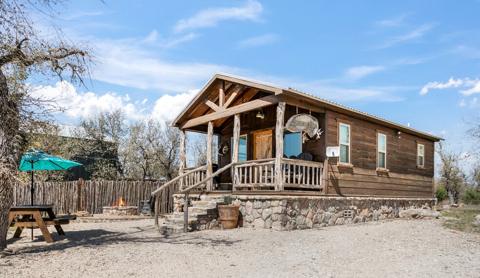 100 Five Star Trl, Fredericksburg, TX for sale - Building Photo - Image 3 of 58