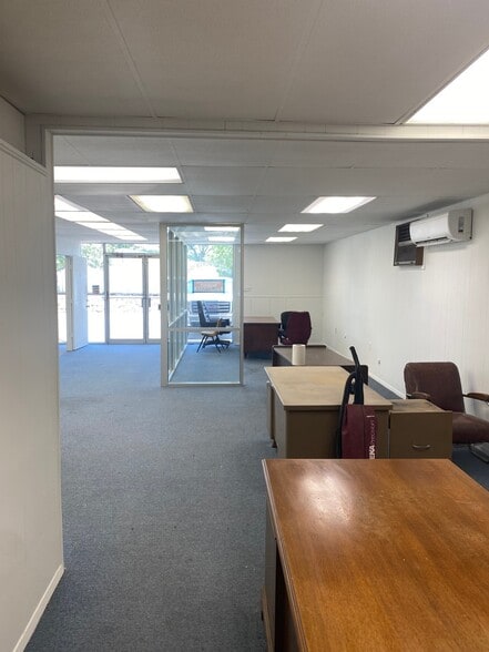 105 Main st, Red Oak, TX for lease - Interior Photo - Image 3 of 11