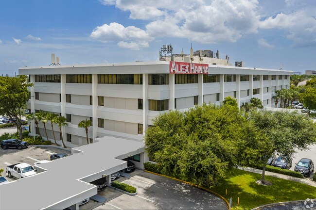 Plus de détails pour 8700 W Flagler St, Miami, FL - Bureau à louer