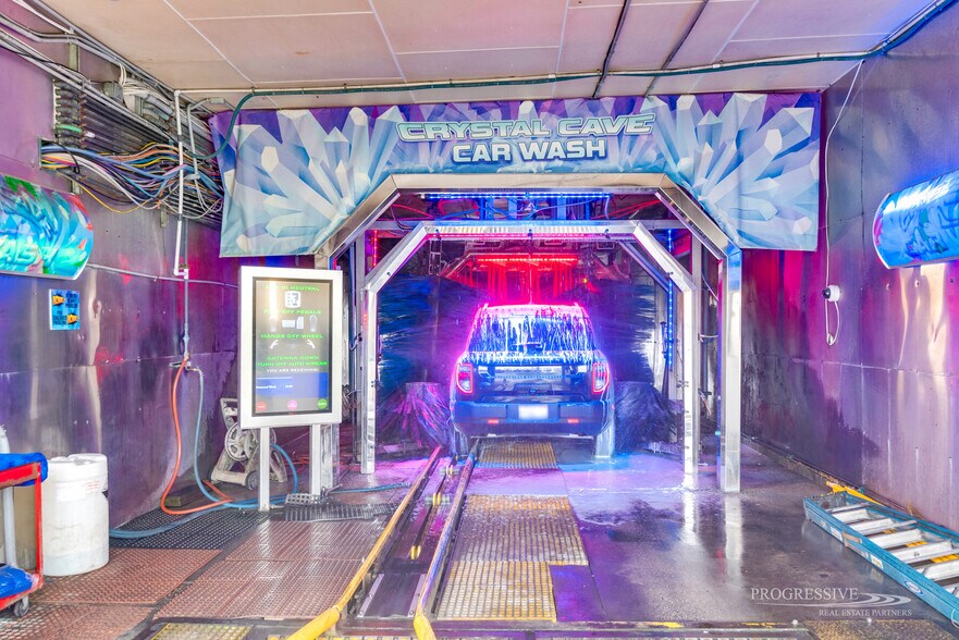 8845 E Imperial Hwy, Downey, CA à vendre - Photo du bâtiment - Image 2 de 9