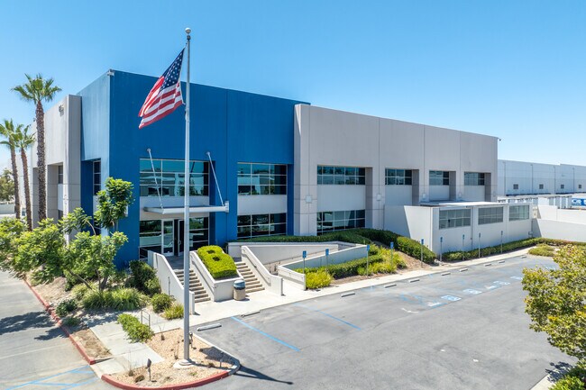 Plus de détails pour 6125 Sycamore Canyon Blvd, Riverside, CA - Industriel à louer