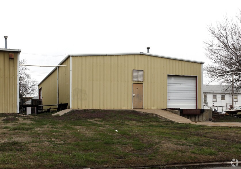 311 SW Santa Fe Ave, Bartlesville, OK à vendre - Photo du bâtiment - Image 2 de 2