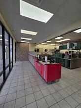 690-700 S Reilly Rd, Fayetteville, NC à louer Photo intérieure- Image 2 de 8