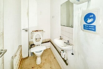 16 Sandy Close, Milton Keynes for lease Interior Photo- Image 1 of 7