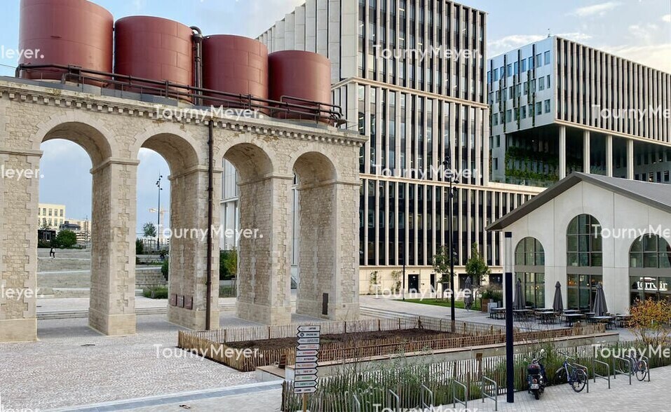 Bureau dans Bordeaux à louer - Photo du bâtiment - Image 2 de 8