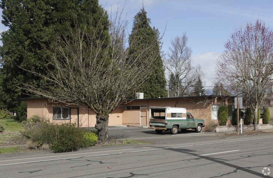 2625 Pacific Ave, Forest Grove, OR à vendre - Photo du bâtiment - Image 2 de 2