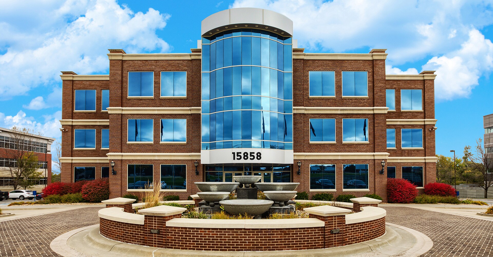 15858 W Dodge Rd, Omaha, NE à louer Photo du bâtiment- Image 1 de 12