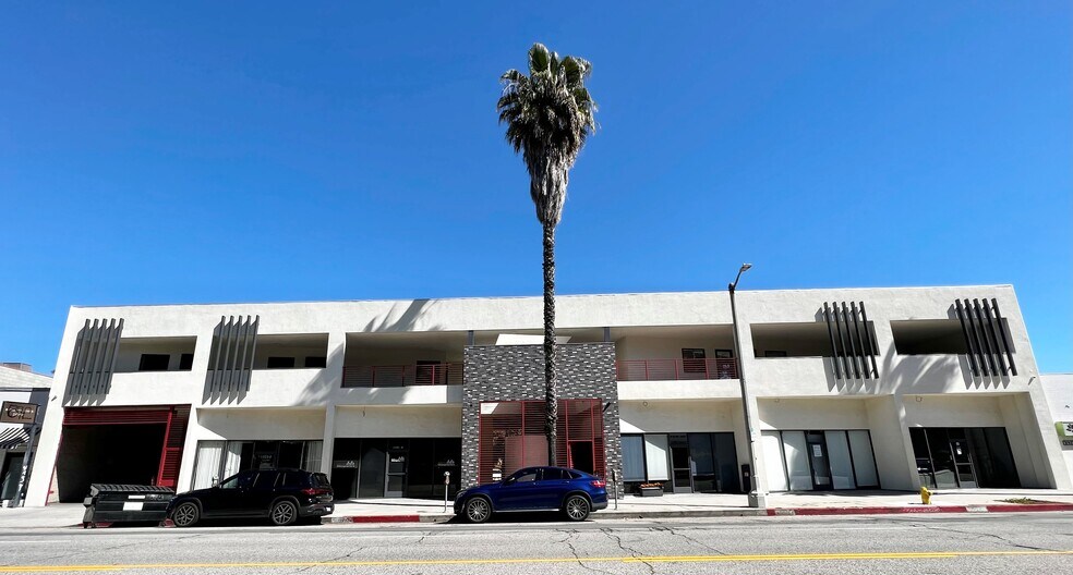 13223 Ventura Blvd, Studio City, CA à louer - Photo du bâtiment - Image 1 de 5