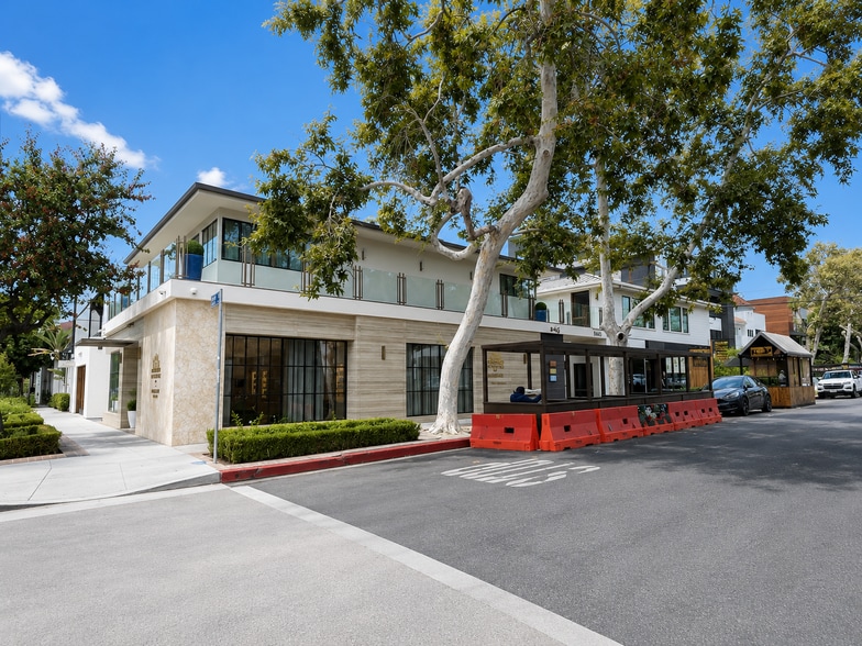 8461-8463 Melrose Pl, Los Angeles, CA for lease - Building Photo - Image 2 of 7