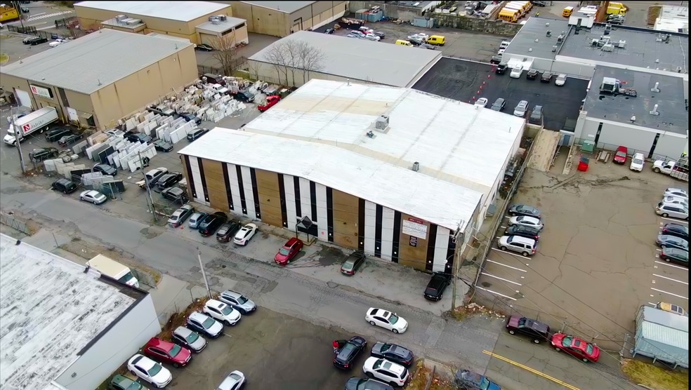 40 Warshaw Pl, Stamford, CT à vendre - Photo du bâtiment - Image 1 de 2