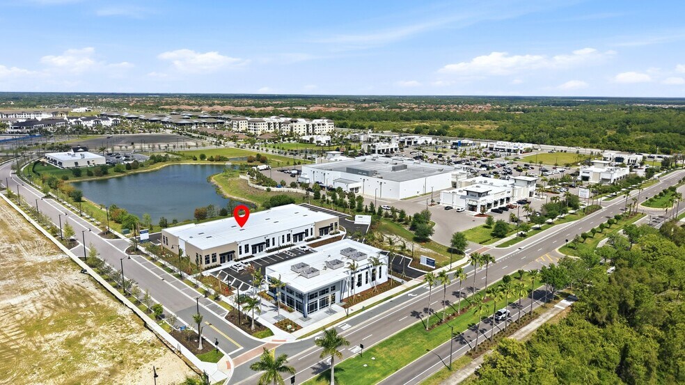 19740 S. West Villages Parkway, Venice, FL à louer - Photo du bâtiment - Image 3 de 23
