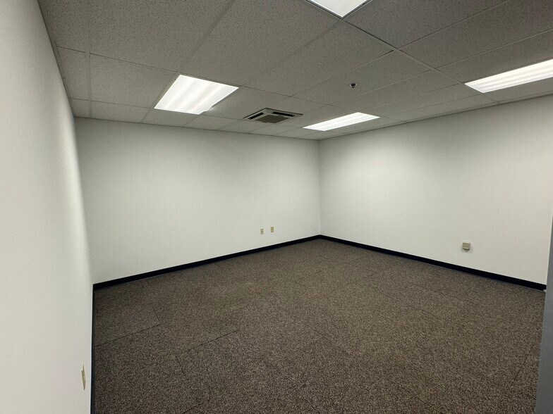 2601 N 3rd St, Harrisburg, PA à louer - Photo du bâtiment - Image 3 de 6