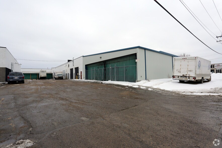 5711 103A St NW, Edmonton, AB à vendre - Photo du bâtiment - Image 3 de 3
