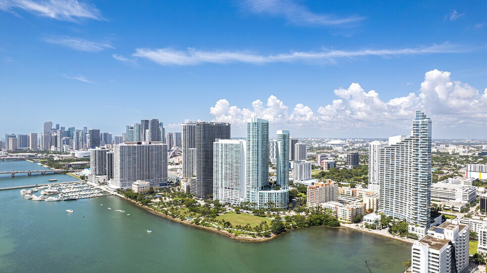 1900 N Bayshore Dr, Miami, FL for sale - Primary Photo - Image 1 of 17