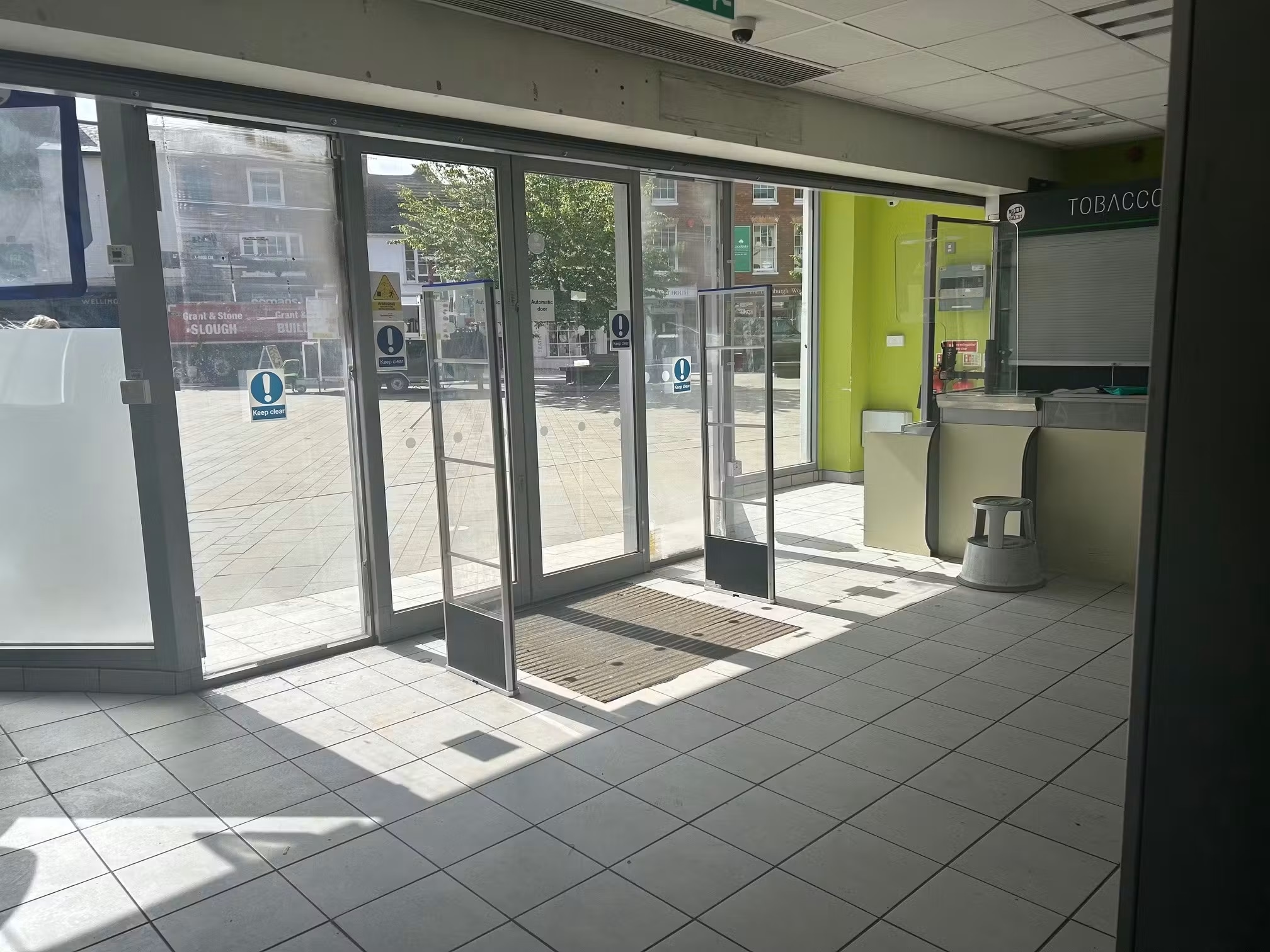 9-10 Market Pl, Wokingham for lease Interior Photo- Image 1 of 4