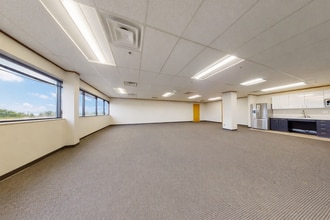 305 E Eisenhower Pkwy, Ann Arbor, MI for lease Interior Photo- Image 1 of 4