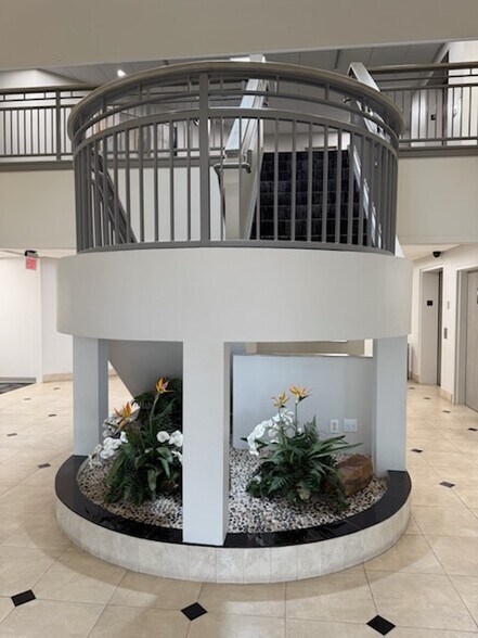 9816 Memorial Blvd, Humble, TX à louer - Photo du bâtiment - Image 3 de 18