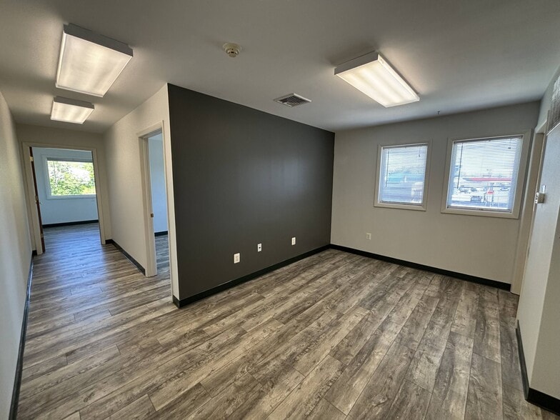 901 Mantua Pike, Woodbury, NJ à louer - Photo intérieure - Image 3 de 6