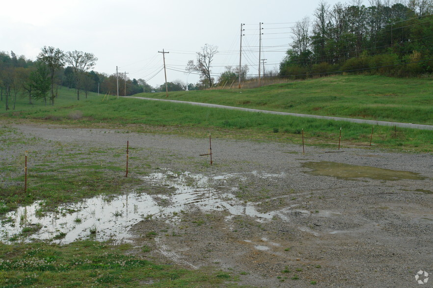 988 Baker Rd, Columbia, TN for sale - Primary Photo - Image 1 of 1