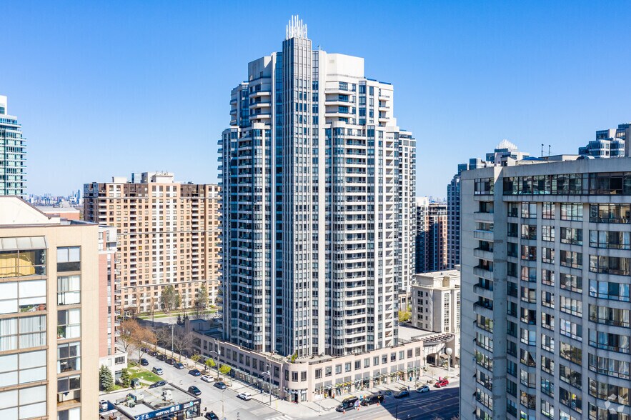 5409 Yonge St, Toronto, ON à vendre - Photo principale - Image 1 de 1