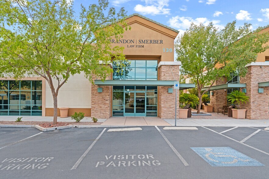 139 E Warm Springs Rd, Las Vegas, NV à vendre - Photo du bâtiment - Image 1 de 32