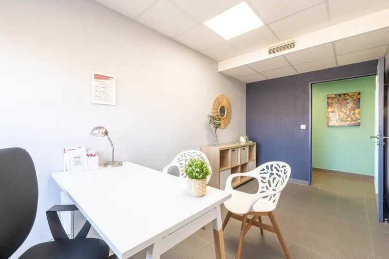 Office in Montpellier for lease - Interior Photo - Image 2 of 3