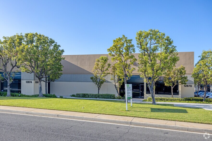 12870-12878 Florence Ave, Santa Fe Springs, CA à louer - Photo du bâtiment - Image 2 de 7