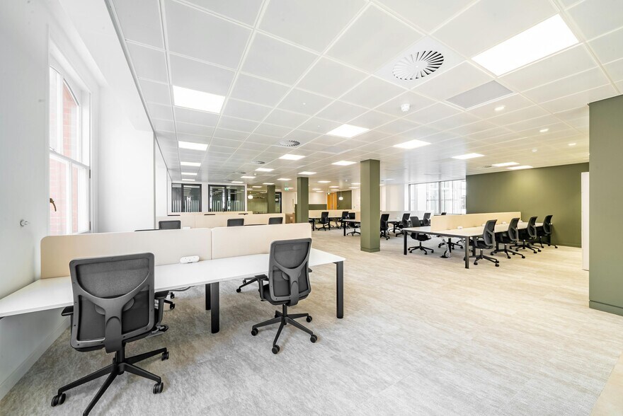 125 Edmund St, Birmingham à louer - Photo du bâtiment - Image 3 de 43