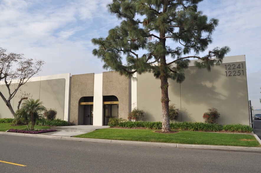 12241-12271 Industry St, Garden Grove, CA à louer - Photo du bâtiment - Image 3 de 3