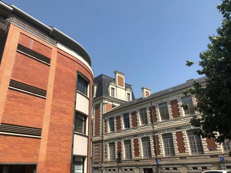 Bureau dans Rennes à louer - Photo du bâtiment - Image 3 de 8