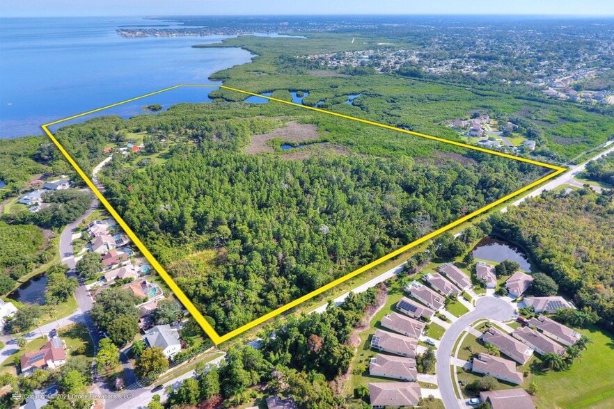 3130 Shipwatch Dr, Holiday, FL for sale - Building Photo - Image 2 of 4