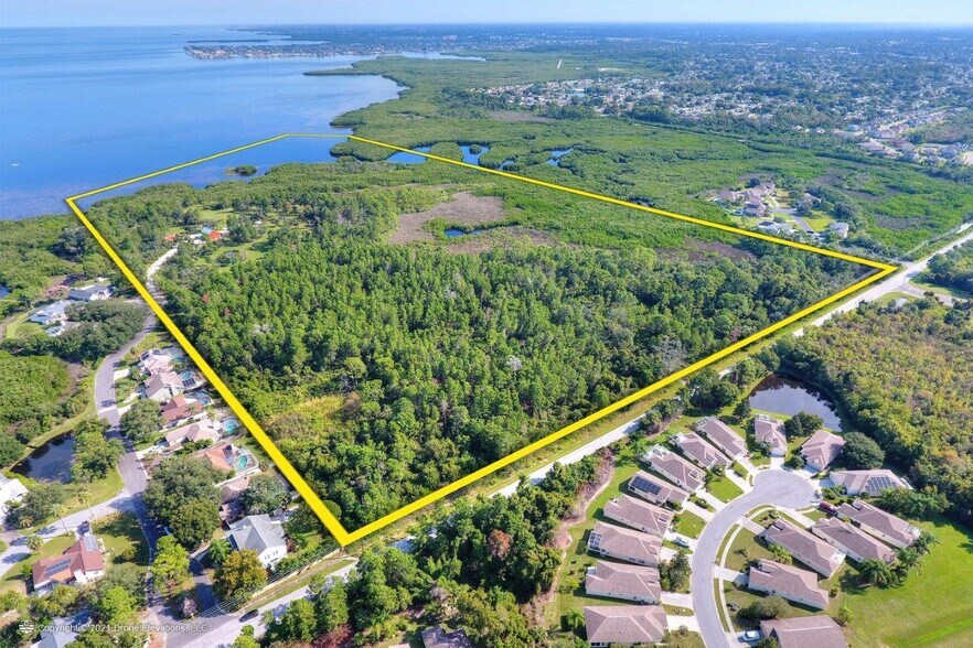 3130 Shipwatch Dr, Holiday, FL à vendre - Photo du bâtiment - Image 2 de 4