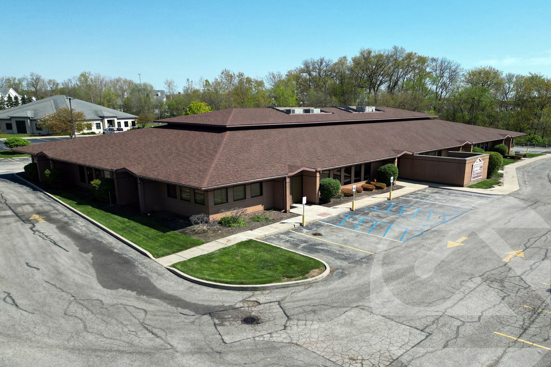 7010 Spring Meadows West Dr, Holland, OH à louer Photo principale- Image 1 de 5