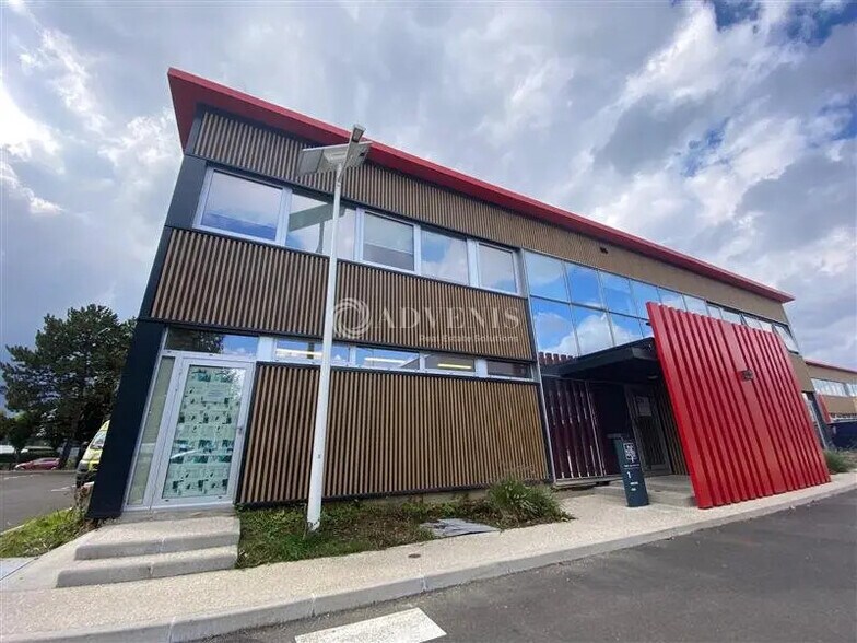 Flex dans Bonneuil-sur-Marne à louer - Photo du bâtiment - Image 1 de 5