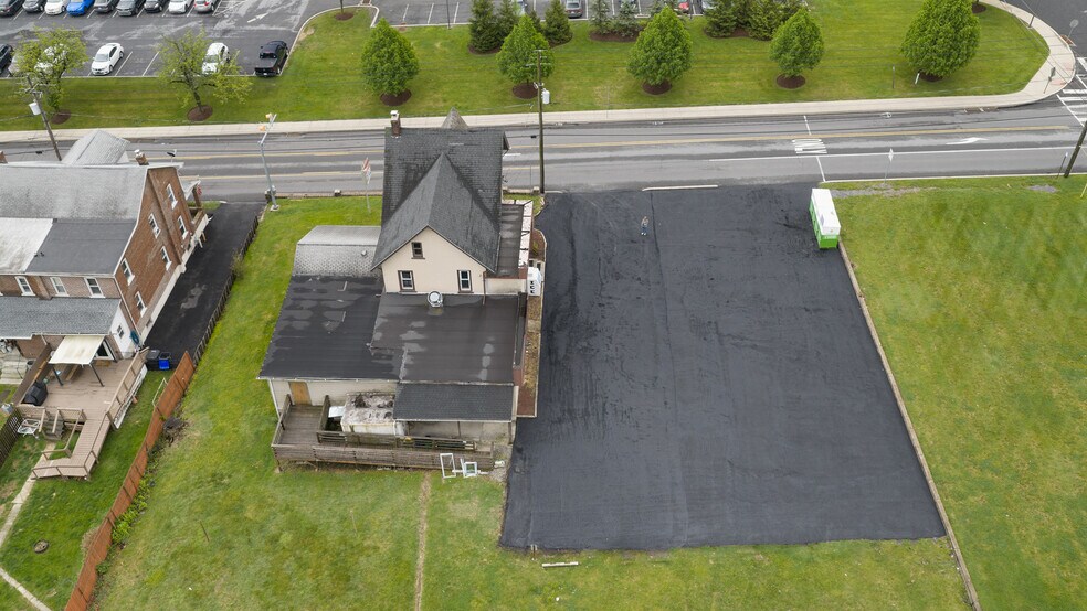 1635 Broadway, Bethlehem, PA à vendre - Photo du bâtiment - Image 2 de 29