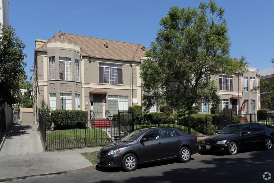 221-225 1/2 S Kenmore Ave, Los Angeles, CA for sale - Primary Photo - Image 1 of 6